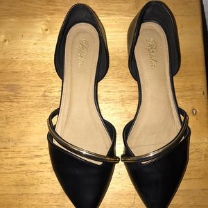 Barely worn, size 9 flats